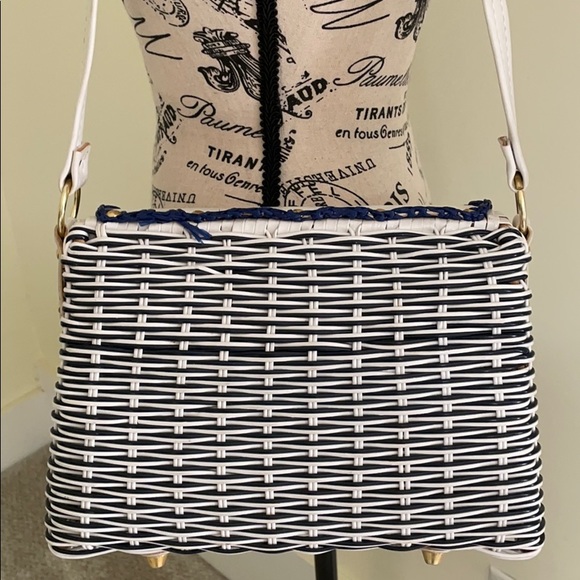 Vintage 60s White and Navy Wicker Shoulder Bag - Picture 4 of 8
